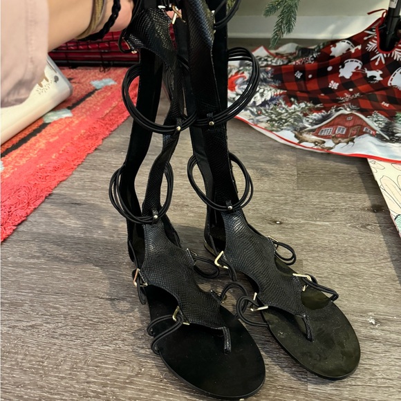Aldo 8.5 tall gladiator black sandals - Picture 4 of 9